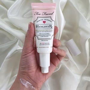 Too Faced Hangover Primer